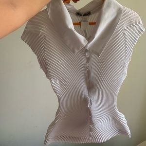 Issey Miyake sleeveless collar top